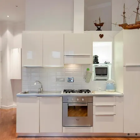 Altido Open Plan Apt For 4 In Historic Albaro Apartment *